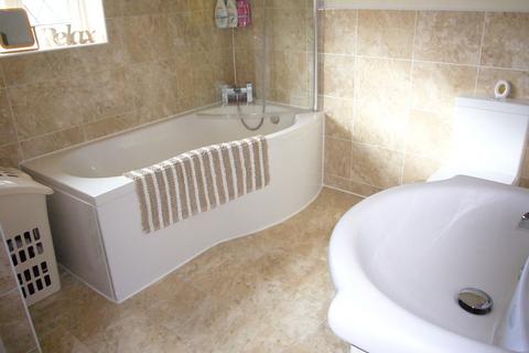 3 bedroom detached house for sale, Applegarth, Gilberdyke, Brough, HU15 2YE