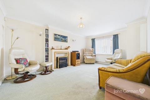 31 Swallow Close, Uttoxeter, ST14 8TS