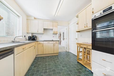 31 Swallow Close, Uttoxeter, ST14 8TS
