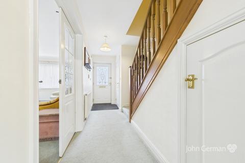 31 Swallow Close, Uttoxeter, ST14 8TS
