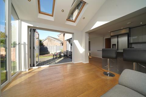 5 bedroom detached house for sale, Croft Close, Rowton