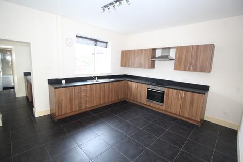 3 bedroom terraced house for sale, Haw Hill View, Normanton, Normanton, West Yorkshire