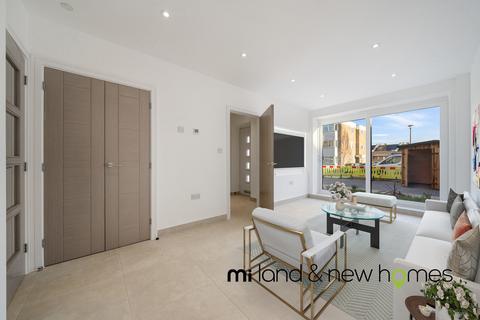 4 bedroom end of terrace house for sale, Chase Road, London
