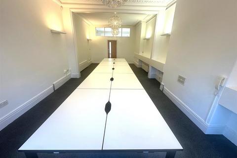 Office to rent, Harrogate Road, Leeds