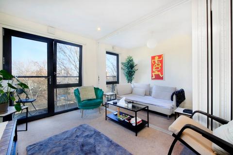 2 bedroom flat for sale, Gwynne Road, London