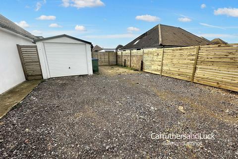 2 bedroom detached bungalow to rent, South Coast Road, Telscombe Cliffs, BN10 7EU