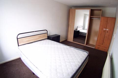 3 bedroom house to rent, Woodsley Green, Leeds