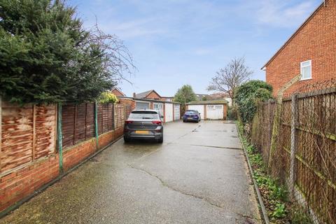 undefined, Foresters Crescent, Bexleyheath