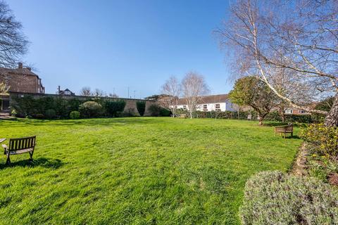 3 bedroom flat to rent, Putney Hill, Putney, London, SW15