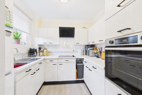2 bedroom apartment for sale, Albion Court, Anlaby Common