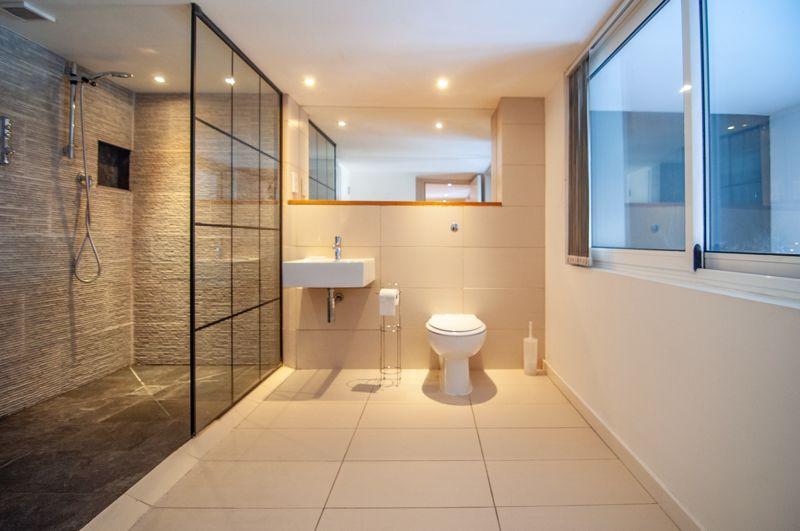 Apartment in Bristol, Canon's Marsh, City Centre - View 3