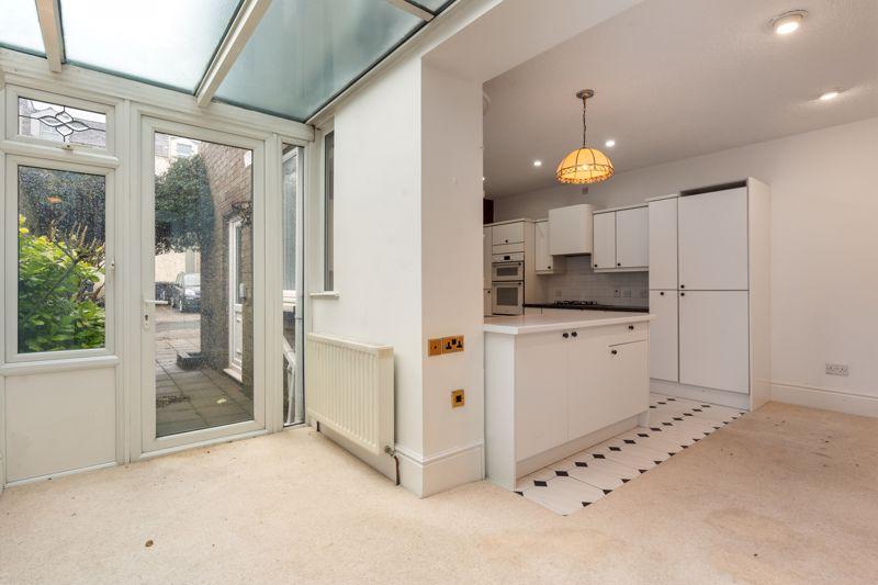 7 Queens Terrace