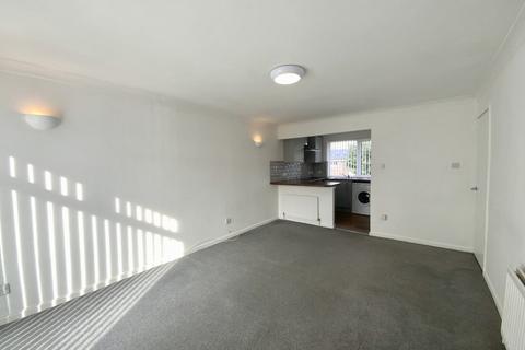 2 bedroom flat for sale, Sunningdale Walk, Eaglescliffe