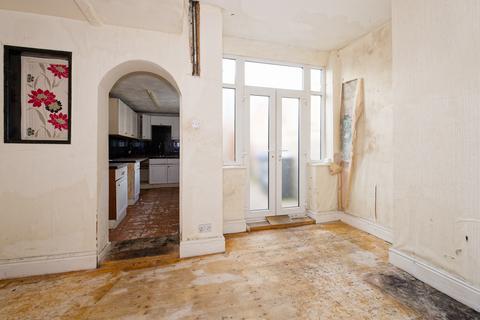 6 Avenham Grove, Blackpool, FY1 2EN