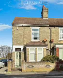 3 bedroom end of terrace house to rent, Dene Road, Lowestoft