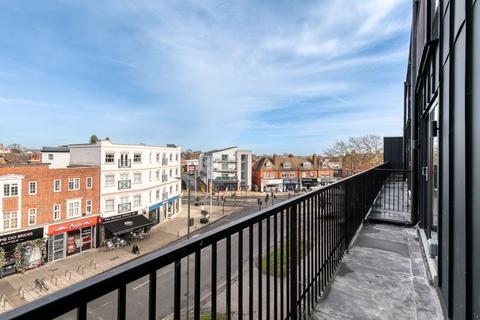 2 bedroom apartment to rent, Auckland House, Walton on Thames.