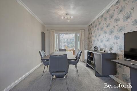 38 Cranham Gardens, Upminster, RM14 1JG