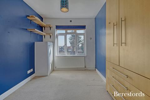 38 Cranham Gardens, Upminster, RM14 1JG