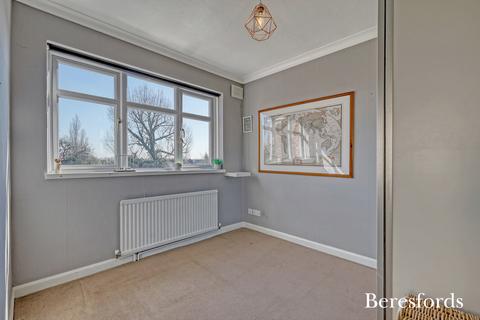 38 Cranham Gardens, Upminster, RM14 1JG