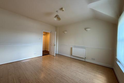 2 bedroom flat to rent, Lansdowne Street, Hampshire PO5