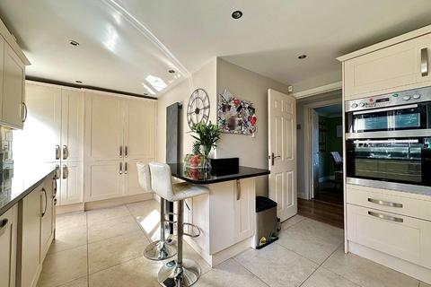 8 Braemar Crescent, Northampton, NN4 0FG
