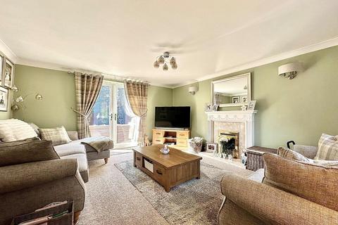 8 Braemar Crescent, Northampton, NN4 0FG