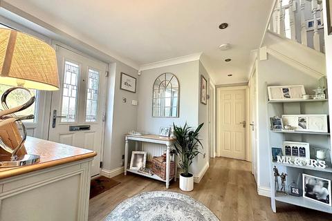 8 Braemar Crescent, Northampton, NN4 0FG