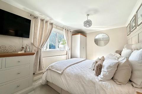 8 Braemar Crescent, Northampton, NN4 0FG