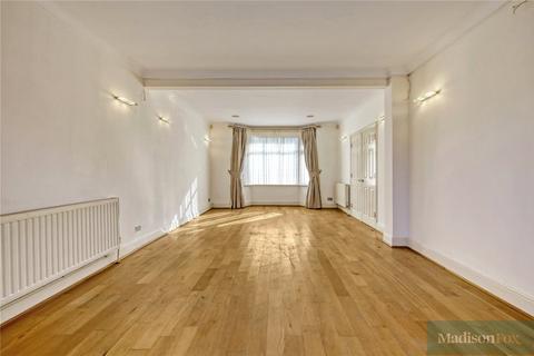 4 bedroom detached house to rent, Brooklyn Avenue, Essex IG10