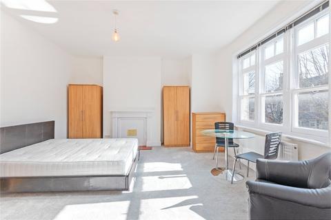 Studio to rent, Stanley Gardens, Willesden Green, NW2