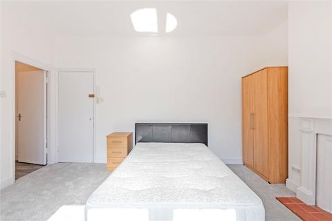 Studio to rent, Stanley Gardens, Willesden Green, London, NW2