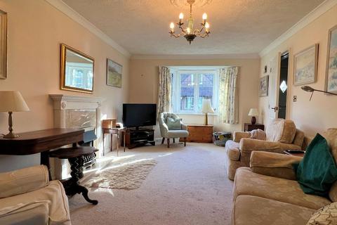 2 bedroom end of terrace house for sale, Penns Court, Steyning, BN44 3BF