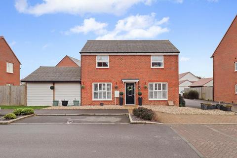 3 bedroom detached house for sale, Lake Drive, Hythe, Kent, CT21 4BN