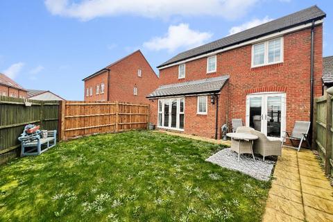 1 Lake Drive, Hythe, CT21 4BN