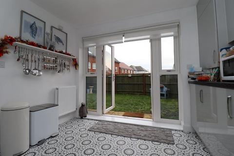 1 Lake Drive, Hythe, CT21 4BN