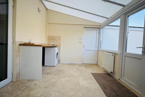 3 bedroom house to rent, Woodland Road, Rickmansworth, WD3 9SU