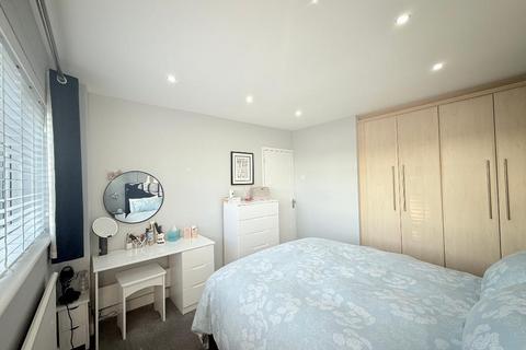 94 Benson Close, Luton, LU3 3QR