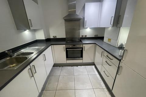 2 bedroom flat to rent, Kidwells Close, Maidenhead