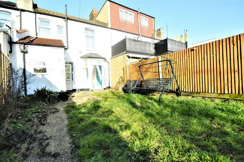 3 bedroom terraced house to rent, Richmond Road, Thornton Heath, CR7