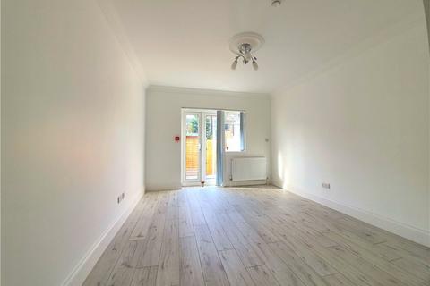 1 bedroom in a house share to rent, Pemdevon Road, Croydon, CR0