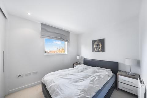 1 bedroom apartment for sale, Pump House Crescent, Brentford TW8