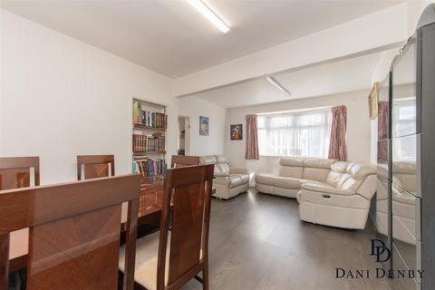 3 bedroom semi-detached house for sale, Kenilworth Road, Edgware HA8