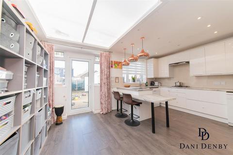 3 bedroom semi-detached house for sale, Kenilworth Road, Edgware HA8