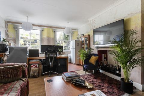 1 bedroom apartment for sale, Highbury Hill, London, N5