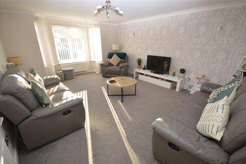 5 bedroom detached house for sale, Gatehill Gardens, Luton, Bedfordshire, LU3