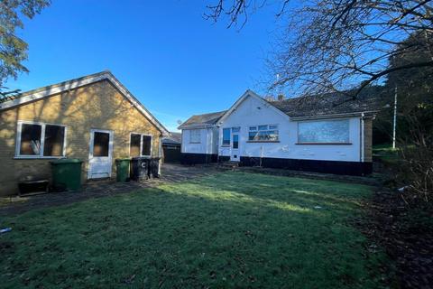 3 bedroom bungalow for sale, Castle Drive, Rayleigh, Essex, SS6