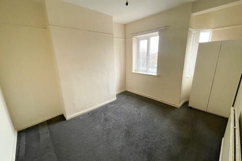 2 bedroom terraced house to rent, Eastern Avenue, Ilford