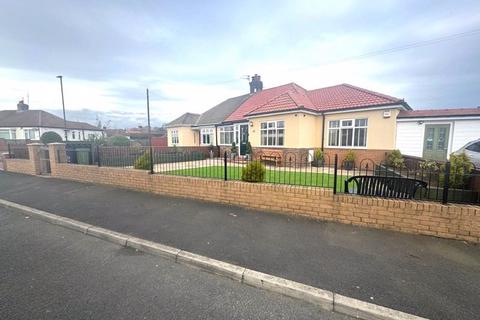 2 bedroom semi-detached bungalow for sale, Craythorne Gardens, North Heaton