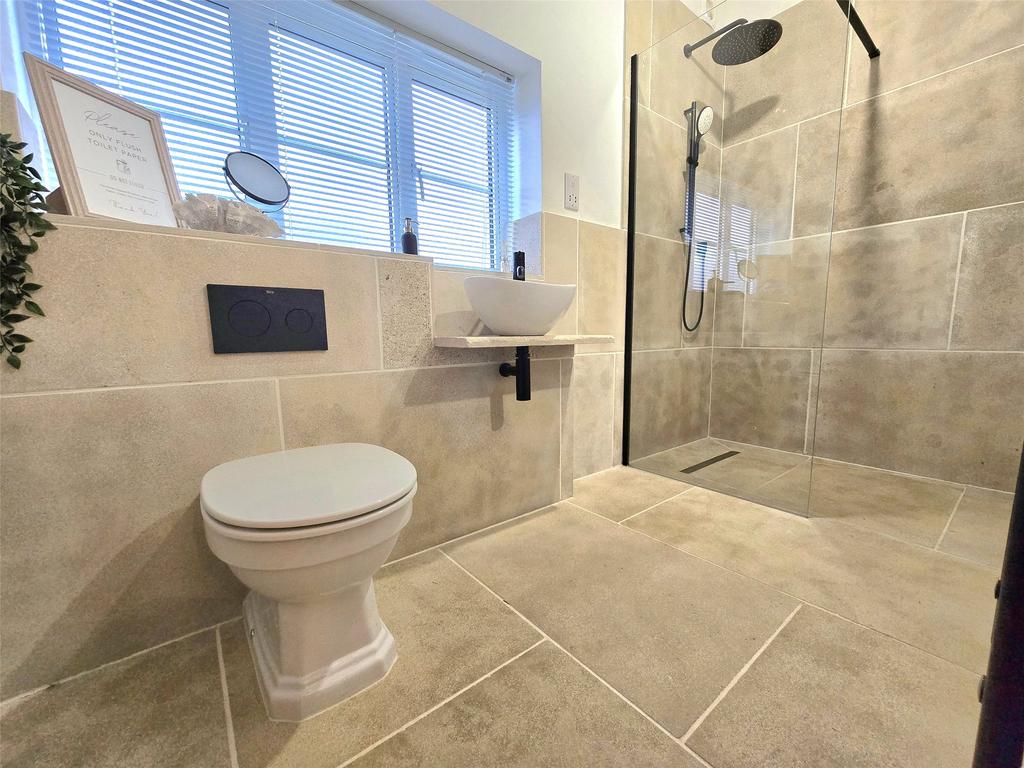 Bedoom 1 Ensuite