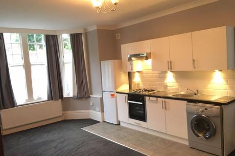 1 bedroom flat to rent, Beech House Road